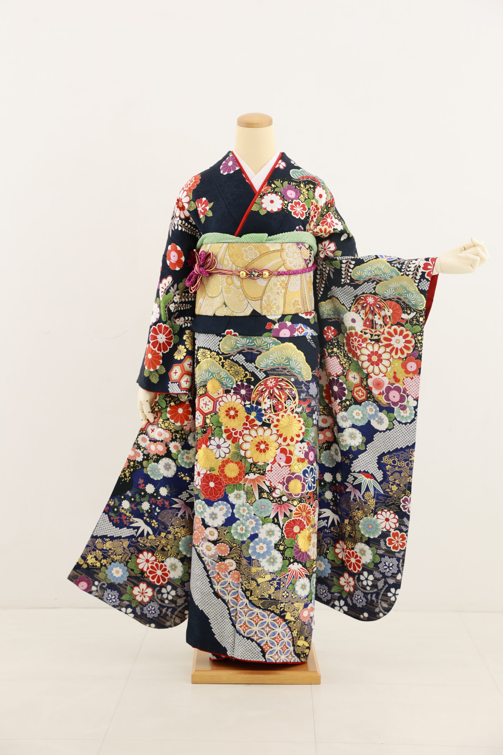 Ｃ‐907　優羽濃紺藤古典柄